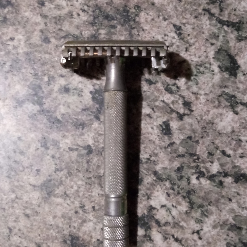 Vintage 1950's Gillette Razor